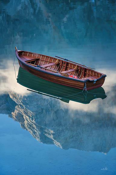 Floating By Martin Podt - Blue Classy Art