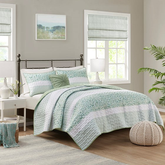 4 Piece Seersucker Quilt Set with Throw Pillow Green Full/Queen Olliix.com