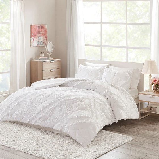 Solid Quilt Set With Tufted Diamond Ruffles White Full/Queen Olliix.com