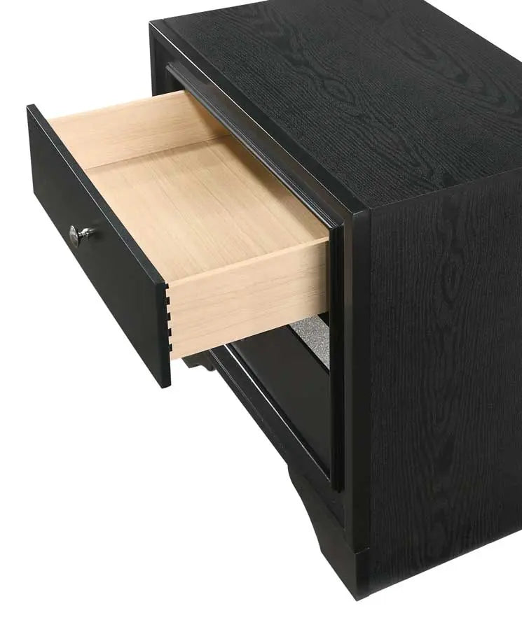 Regata Black/Silver Nightstand Crown Mark