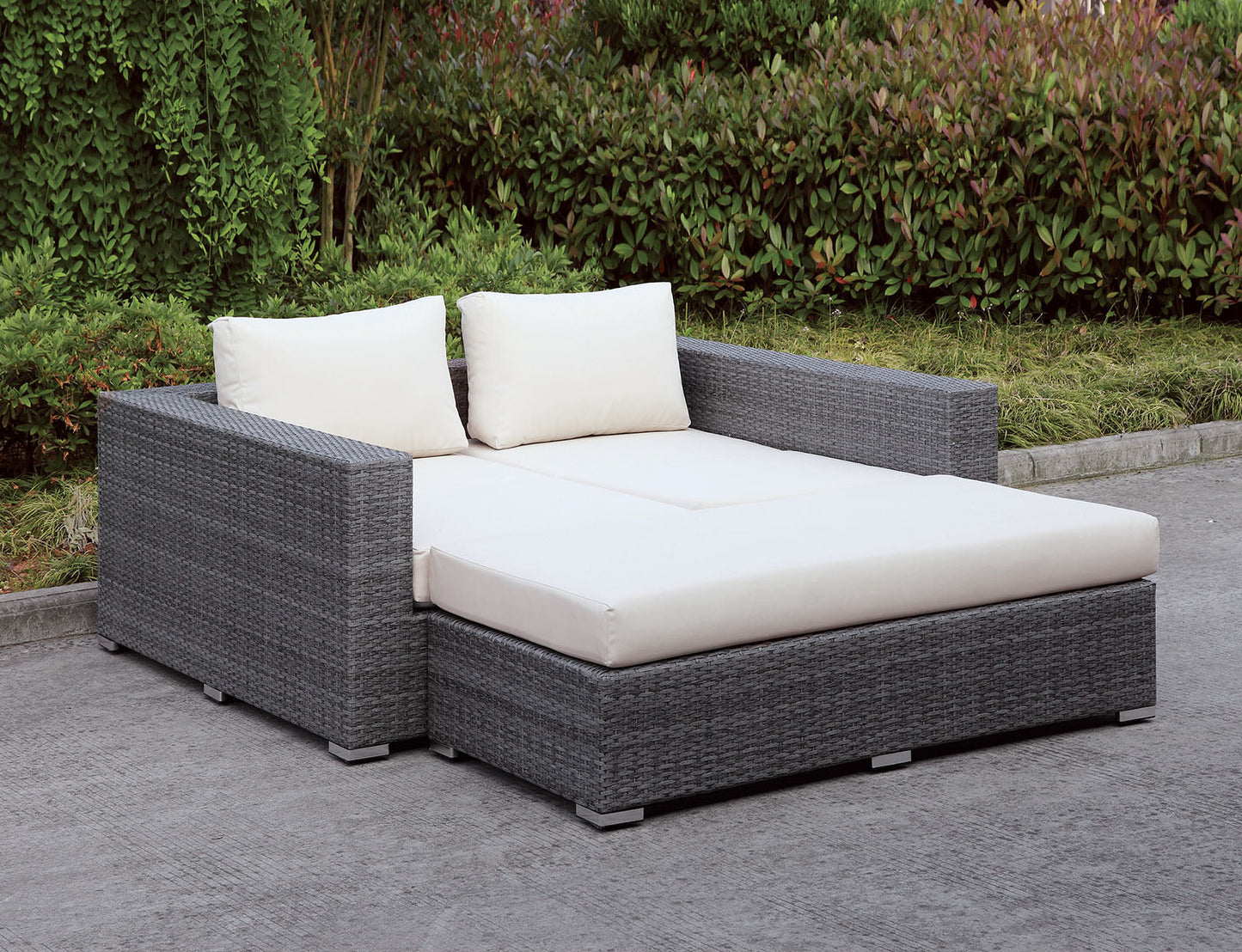 Somani Light Gray Wicker/Ivory Cushion Daybed FOA East