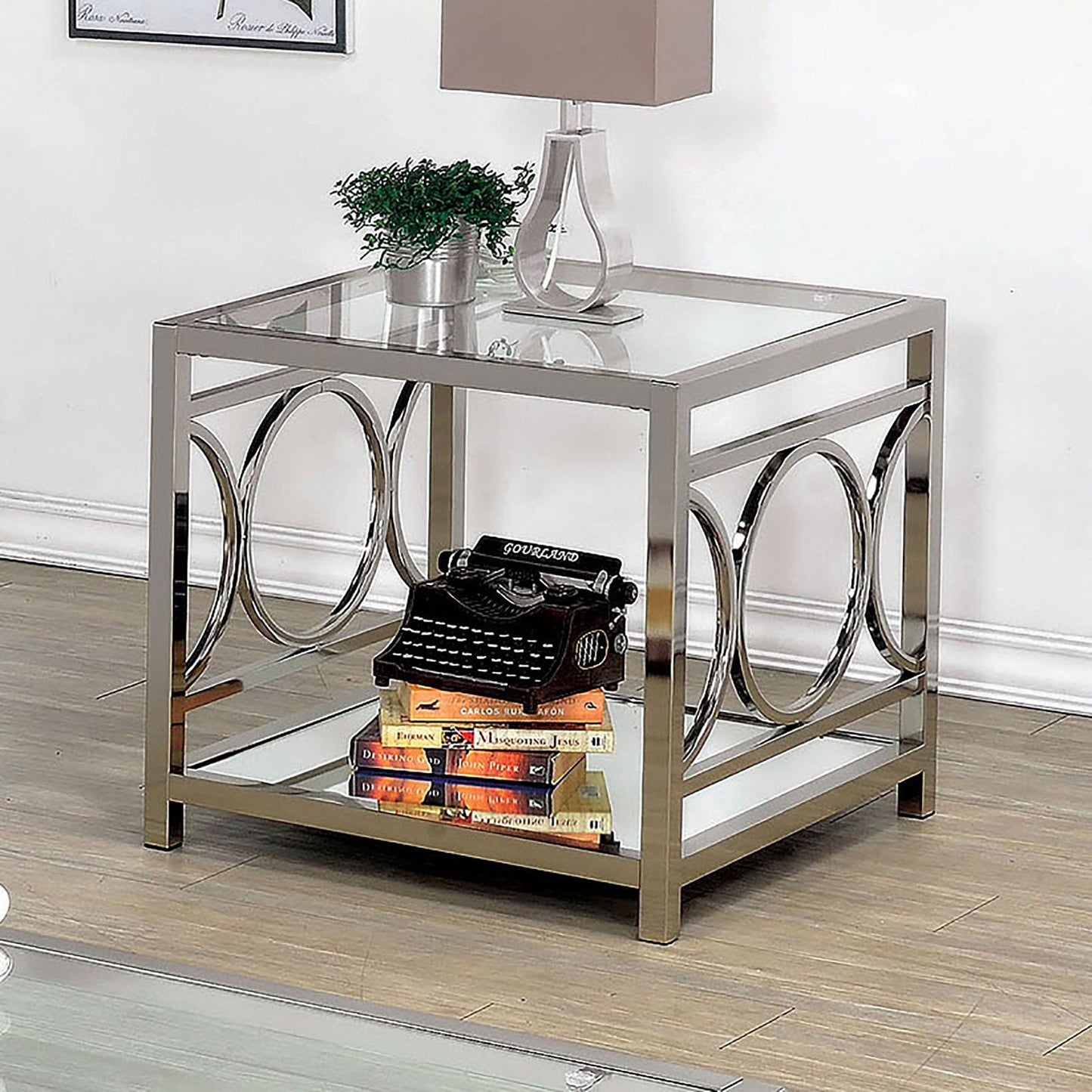 RYLEE Chrome End Table, Chrome FOA East