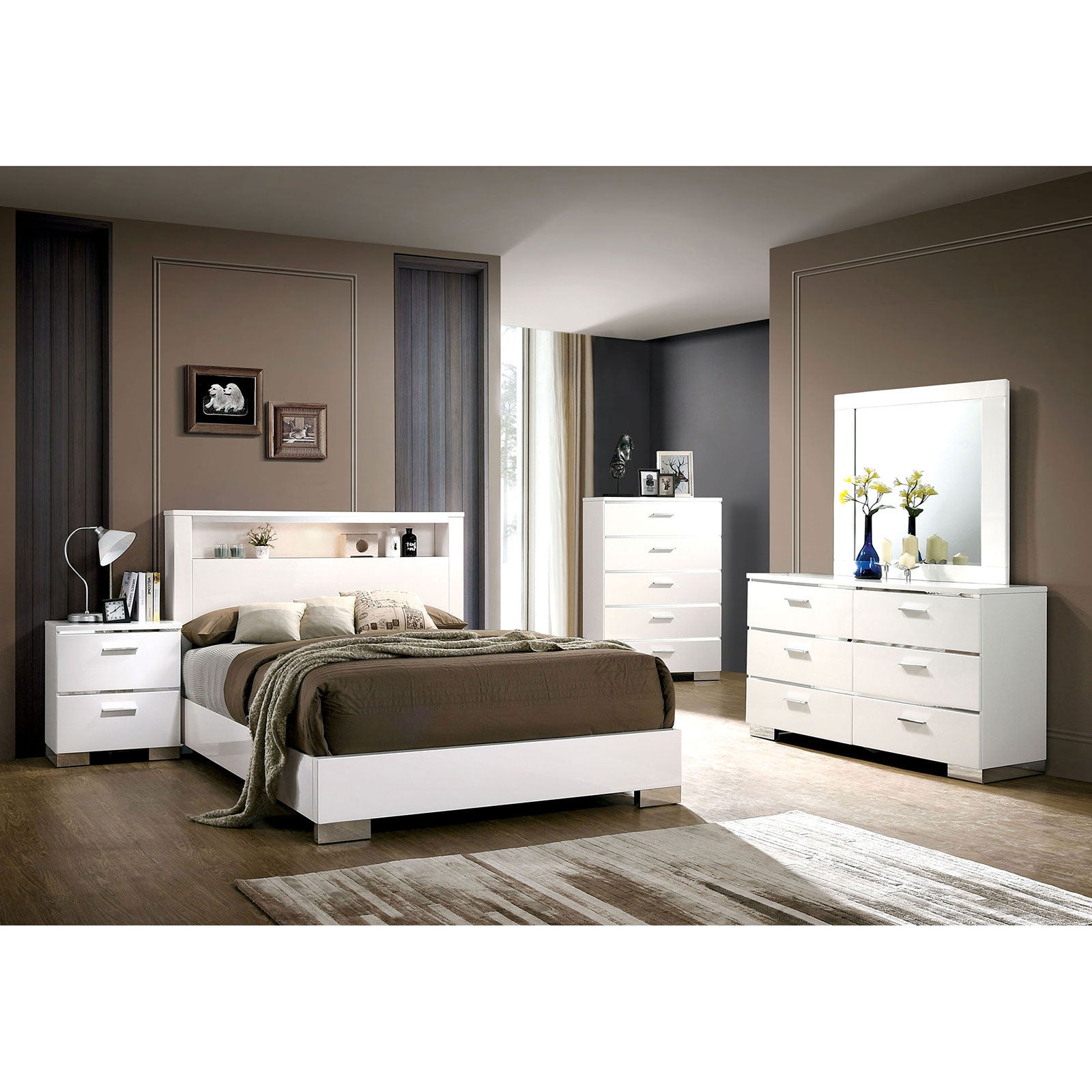 Malte White 5 Pc. Queen Bedroom Set w/ 2NS FOA East