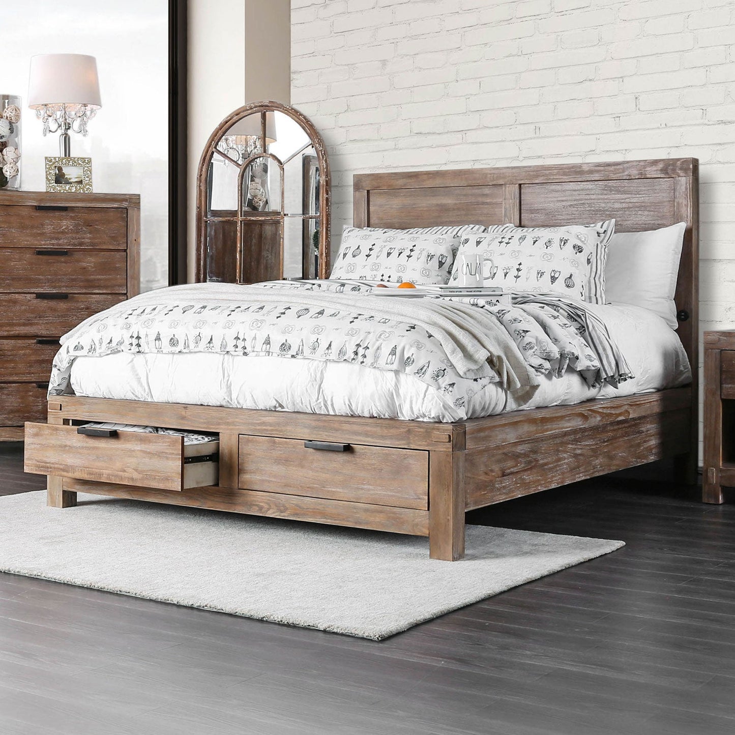 Wynton Weathered Light Oak Queen Bed FOA East