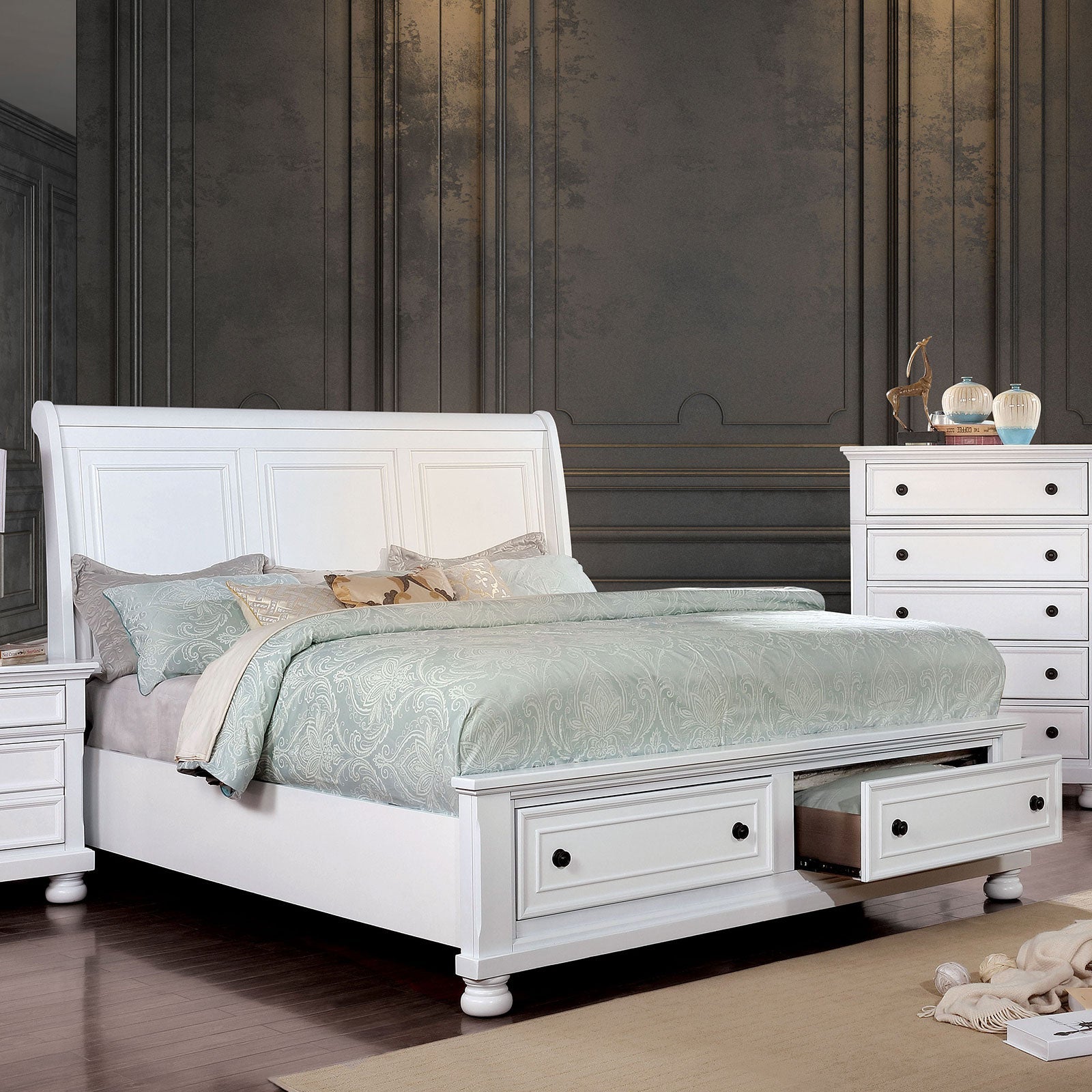 Castor White Queen Bed FOA East