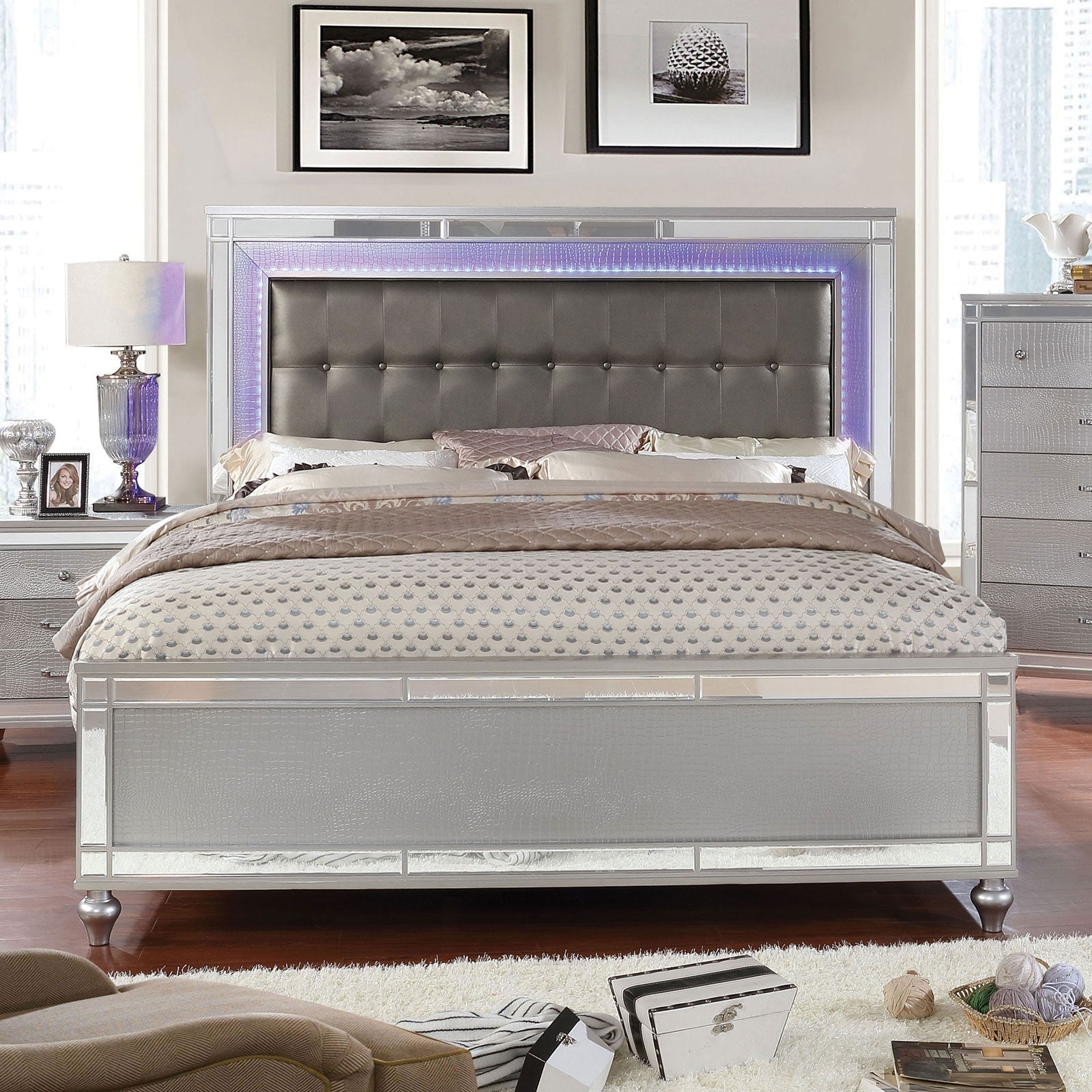 Brachium Silver Queen Bed FOA East