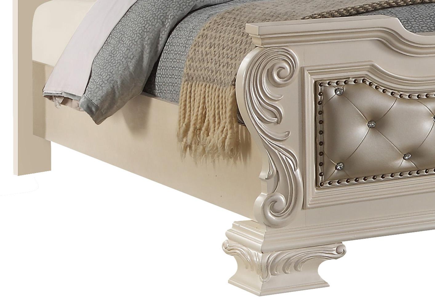 Victoria Traditional Style King Bed in Off-White finish Wood Cosmos Furniture