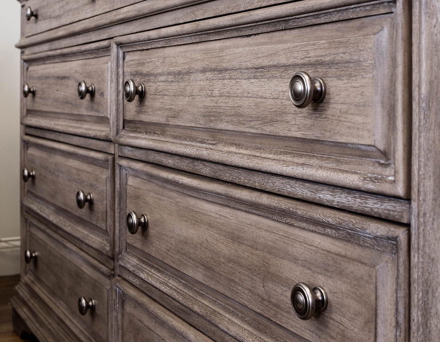 Steve Silver Highland Park 6 Drawer Chest in Waxed Driftwood Steve Silver 2