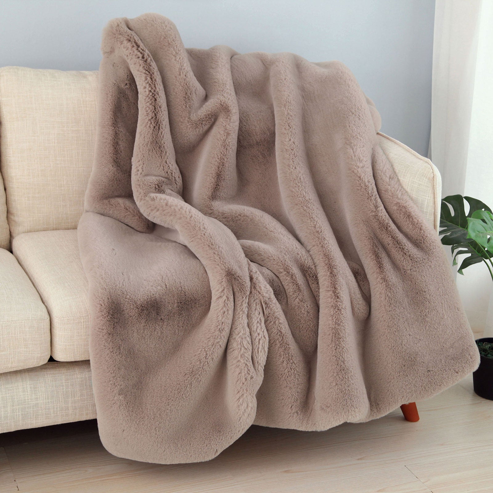 Caparica Blush Throw, Blush FOA East