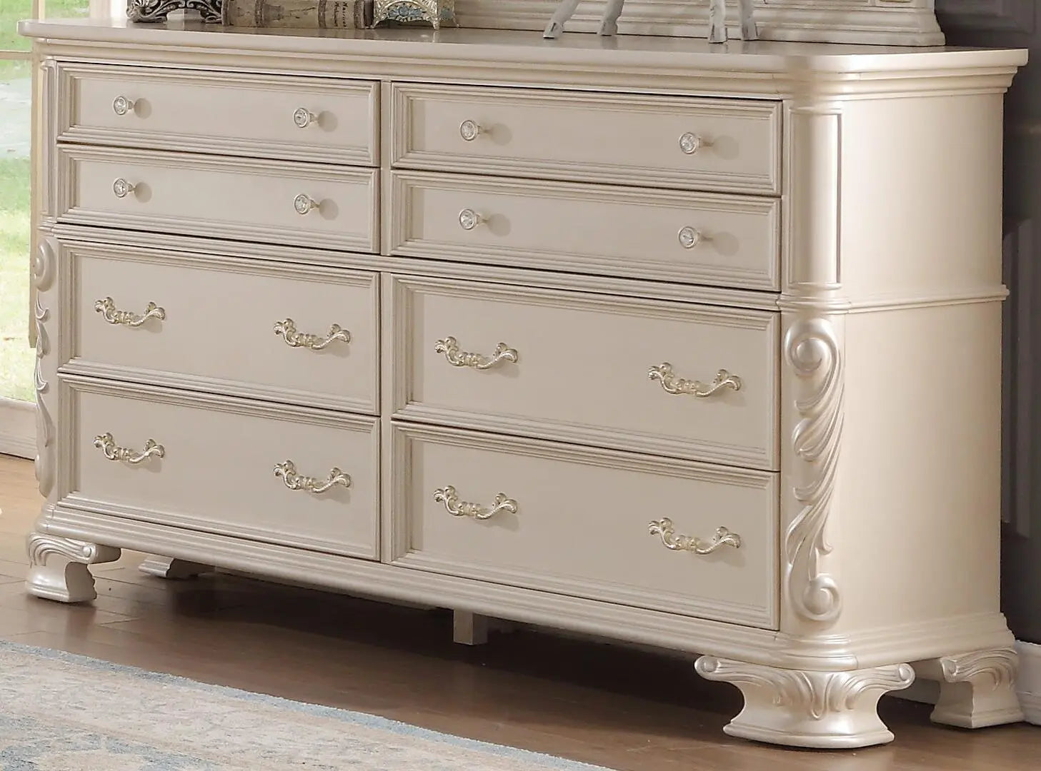 Victoria 6Pc Traditional Bedroom Set in Off-White Finish by Cosmos Furniture Cosmos Furniture