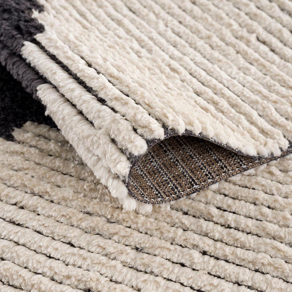 Amanda 6x9 Area Rug Black & Ivory Olliix.com