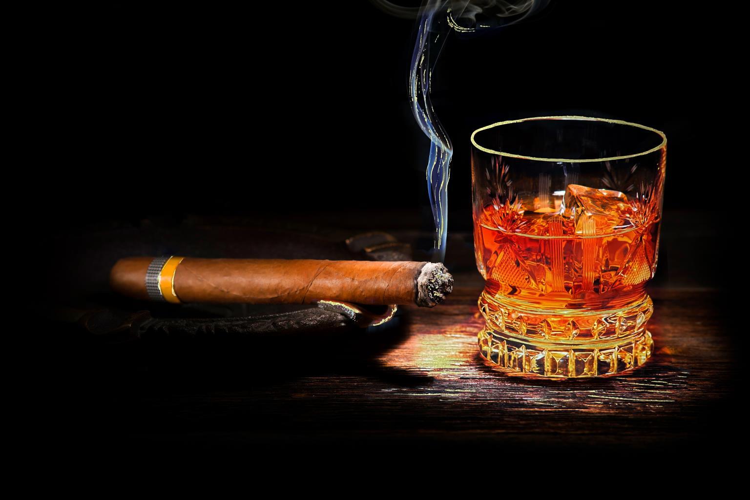 Tempered Glass With Foil - Cohiba & Whiskey - Black Classy Art