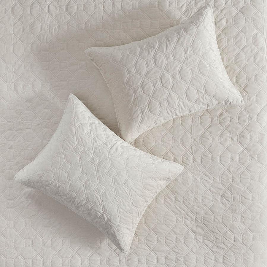 Harper Full/Queen Coverlet & Bedspread Ivory Olliix.com