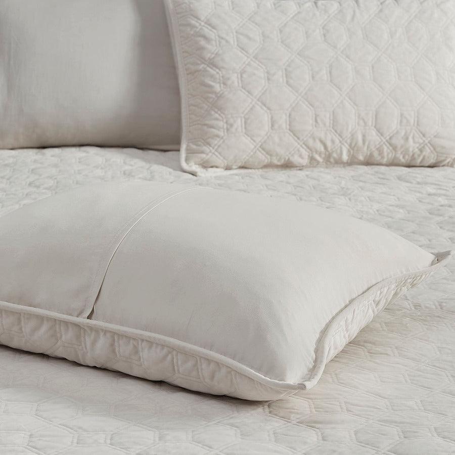 Harper Full/Queen Coverlet & Bedspread Ivory Olliix.com