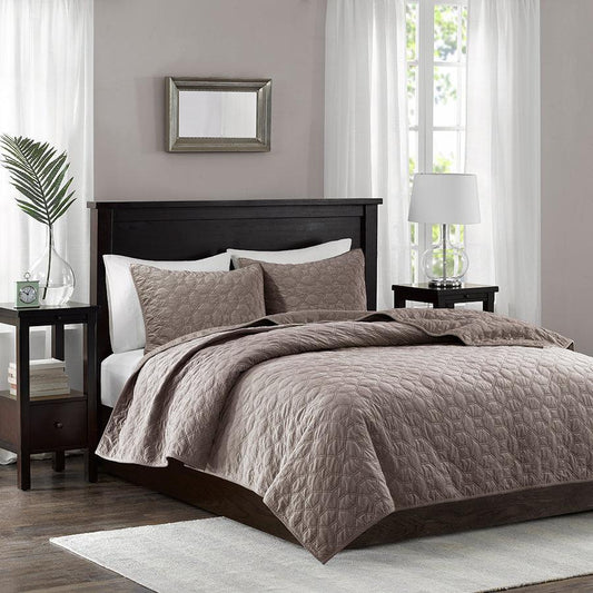 Harper Full/Queen Coverlet & Bedspread Taupe Olliix.com