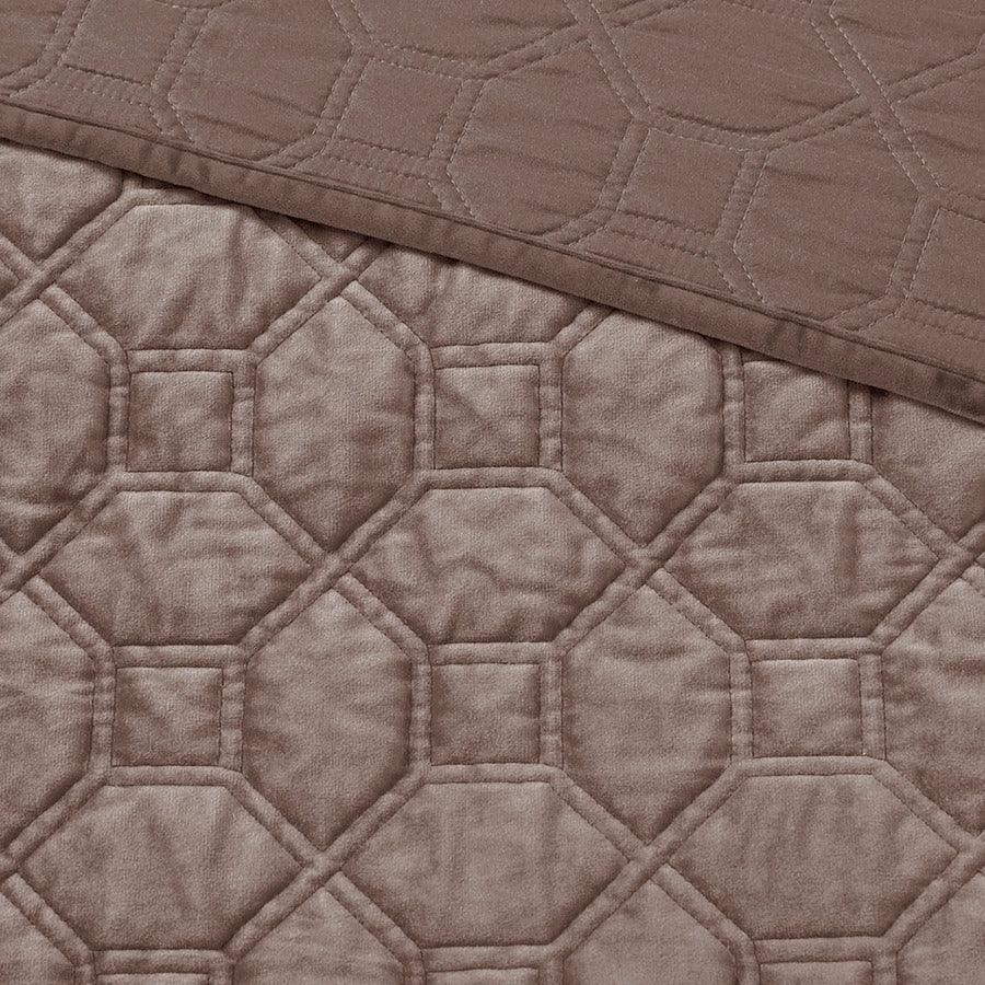 Harper Full/Queen Coverlet & Bedspread Taupe Olliix.com