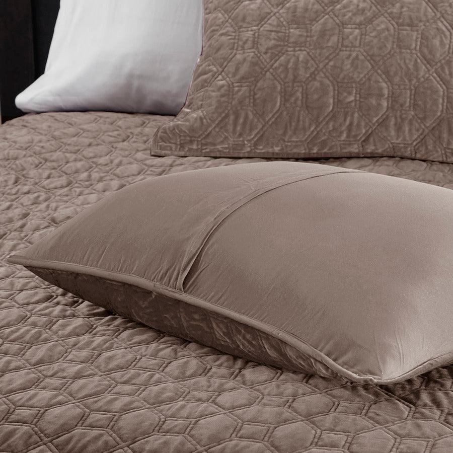 Harper Full/Queen Coverlet & Bedspread Taupe Olliix.com