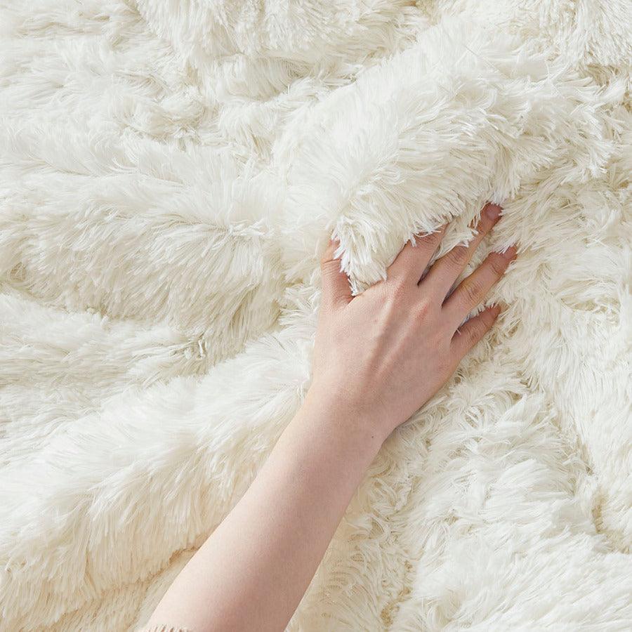 Malea Coastal Shaggy Faux Fur Comforter Mini Set Ivory King/Cal King Olliix.com