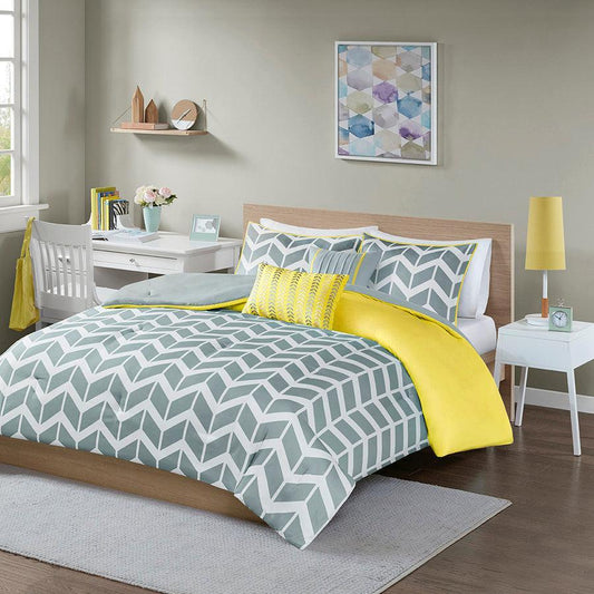 Nadia 26 " W Comforter Set Yellow Twin/Twin XL Olliix.com