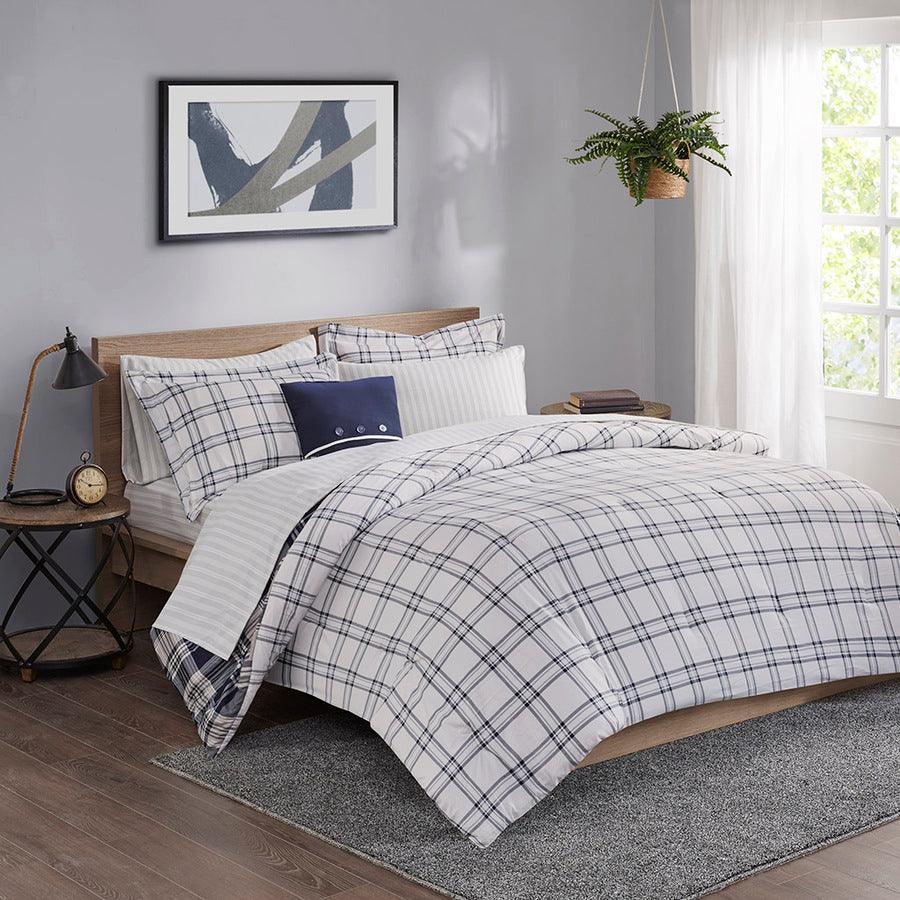 Patrick King Reversible Complete Bedding Set Navy Olliix.com