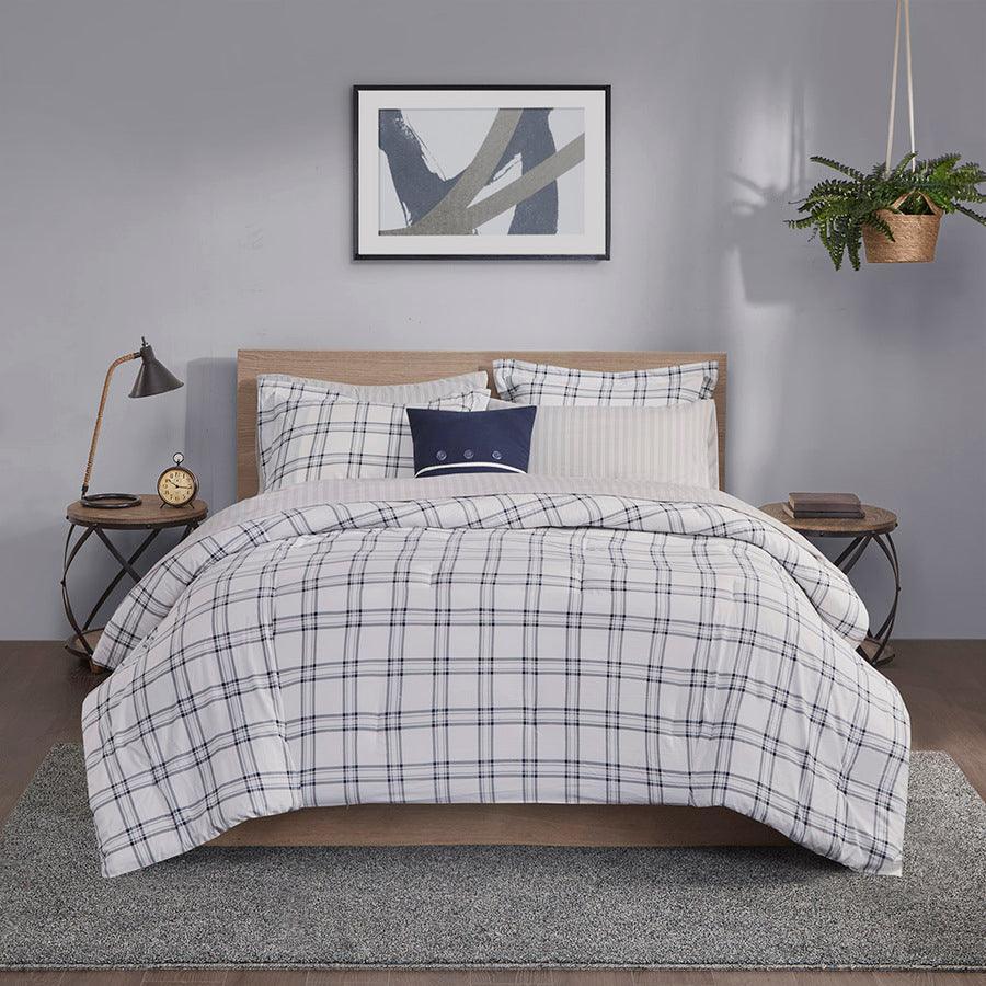 Patrick King Reversible Complete Bedding Set Navy Olliix.com