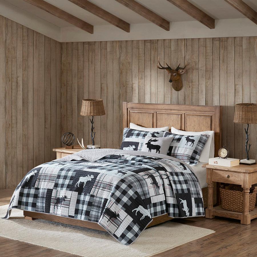 Sweetwater Lodge/Cabin Oversized 4 Piece Quilt Set King/CalKing Black & Gray Olliix.com