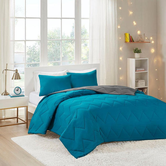 Trixie Casual Reversible Comforter Mini Set Teal King/Cal King Olliix.com