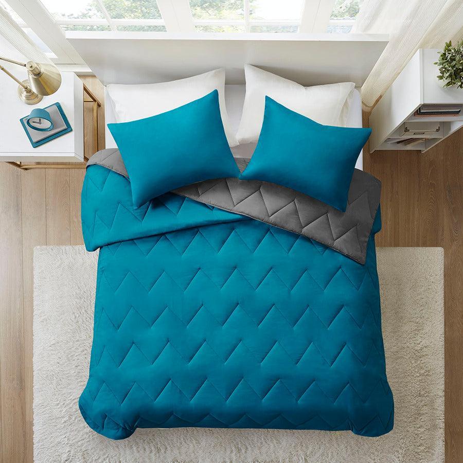 Trixie Casual Reversible Comforter Mini Set Teal King/Cal King Olliix.com