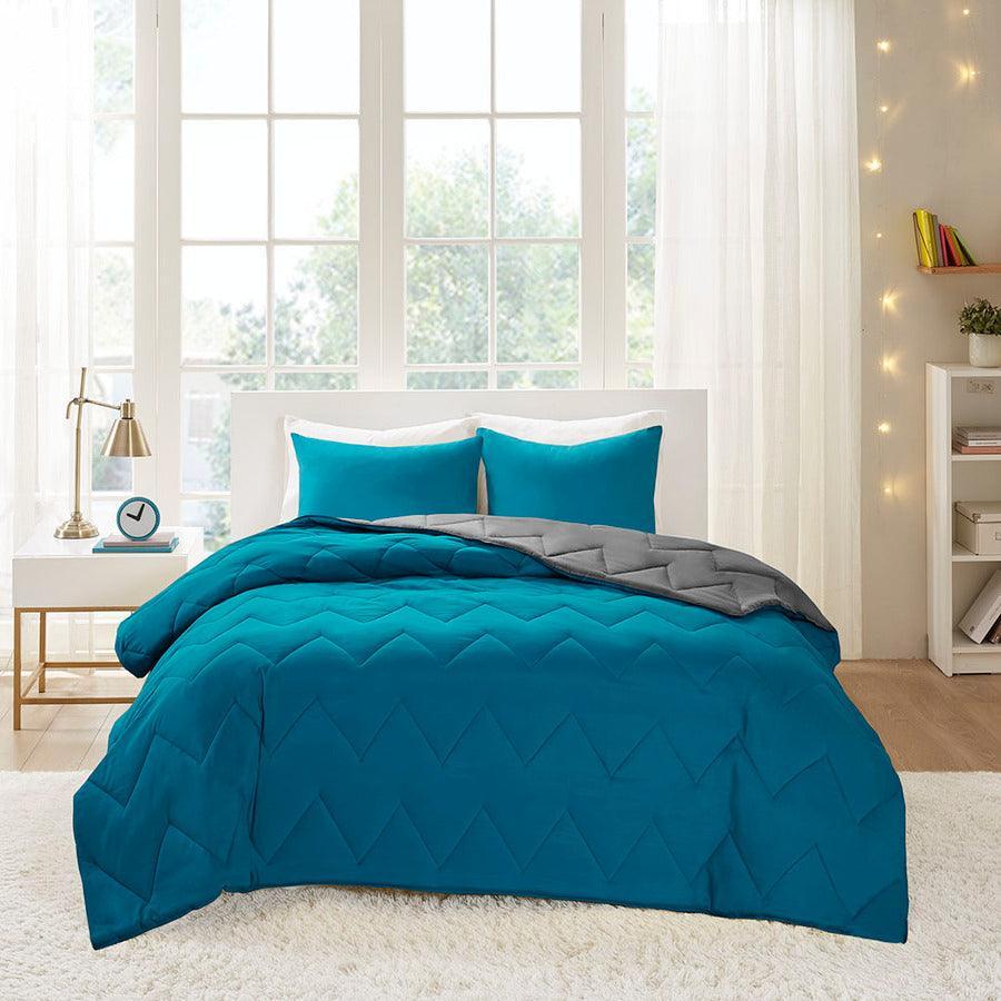 Trixie Casual Reversible Comforter Mini Set Teal King/Cal King Olliix.com