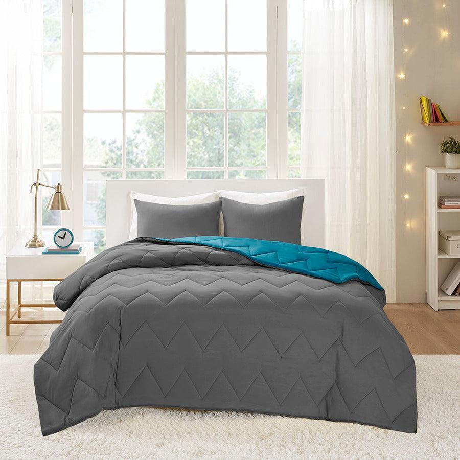 Trixie Casual Reversible Comforter Mini Set Teal King/Cal King Olliix.com