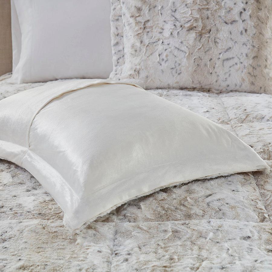 Zuri Full/Queen Comforter (Set) Snow Leopard Olliix.com